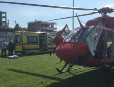 Αεροδιακομιδή ασθενούς με ελικόπτερο της πυροσβεστικής από το Κιλκίς